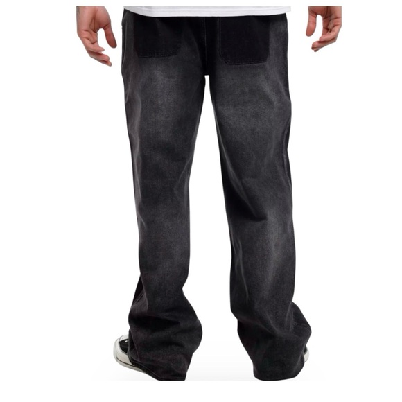 Hot Topic - Picture 2 of 7